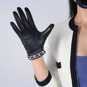 Сензорен екран ръкавици от овча кожа, дамски естествена кожа черна на тънък хастар кадифе топли зимни ръкавици сребърна верижка