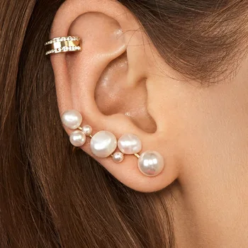 Луната ЧАО новост имитация на смола Перлата на ухото верижен перли обеци, бижута луксозен стил