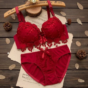 Жените Дантела И Цвете Сутиен Мека Комплект Дамско Бельо Push Up Underwear Kit Червено Вино