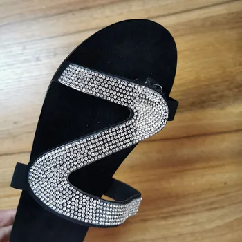 Дамски летни чехли за 2020 година Модни кристални плажни джапанки на плосък ток Bling чехли Ежедневни обувки Женски улични чехли