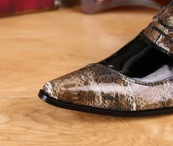 Нова лачена кожена обтегач мъжки обувки които нарастване на 7 см модела обувки луксозни сватбени и вечерни модни мъжки официални обувки