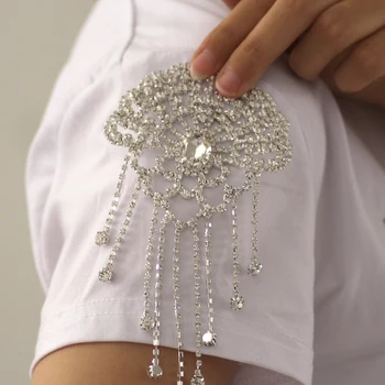Форма на цвете кристално чист AB кристал апликация на рамото верига с пискюл златното основата на сватбена рокля декорации DIY шиене на камък