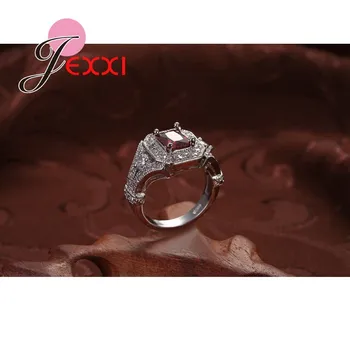 Луксозен дизайнерски жени / момичета реколта годежен пръстен от сребро 925 мода бижута с по-голяма площ Червен CZ Crystal