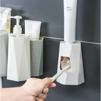 1бр аксесоари за баня Автоматично опаковка на паста за зъби Монтиране на стена шкаф рафтове домакински притежателя на четка за зъби сокоизстисквачка паста за зъби