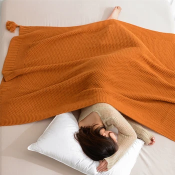 Regina 2020 мода е Супер меки вязаный одеяло скала ивица пискюл дизайн жените хвърлят одеяло легло разтегателен капак шал Хвърля