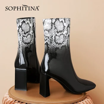 SOPHITINA Дамски ботуши мода Змия модел кожени дамски ботуши до средата на прасците квадратен чорап светкавица висок ток Vogue Дамски обувки SO700