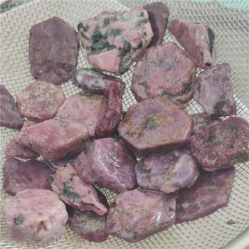 Редки мадагаскарские естествени камъни и минерали Червен Корунд груб рубин непреработена скъпоценен камък проба изцеление Крис чакъл камъни на водолея