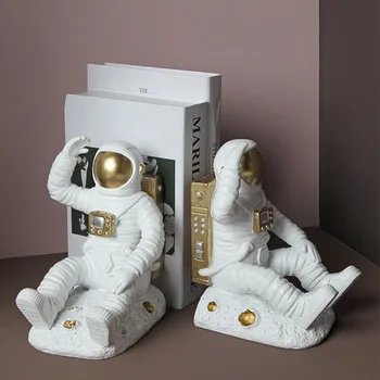 NORTHEUINS смола астронавт поставка за книги, фигурки космонавт статуя на миниатюрна статуетка сувенири за интериорен дизайн на домашен интериор дневна