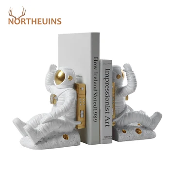 NORTHEUINS смола астронавт поставка за книги, фигурки космонавт статуя на миниатюрна статуетка сувенири за интериорен дизайн на домашен интериор дневна