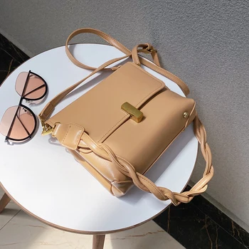 Плътен цвят площад Crossbody чанта 2020 ново качество на кожата за жени на дизайнер чанта Weave презрамка на чанта Messenger