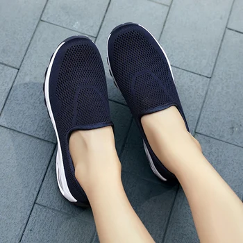 Damyuan дамски вулканизированная обувки уголемени маратонки дамски модни и ежедневни дишаща градинска обувки плоски нескользящие чорапи обувки 42