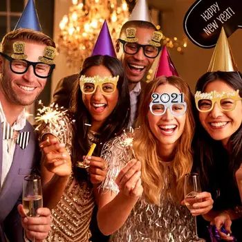 9pcs Happy New Year Party Favor очила Photo Booth подпори за честване на празника аксесоари 2021 г. (Златен, Сребърен и черен)